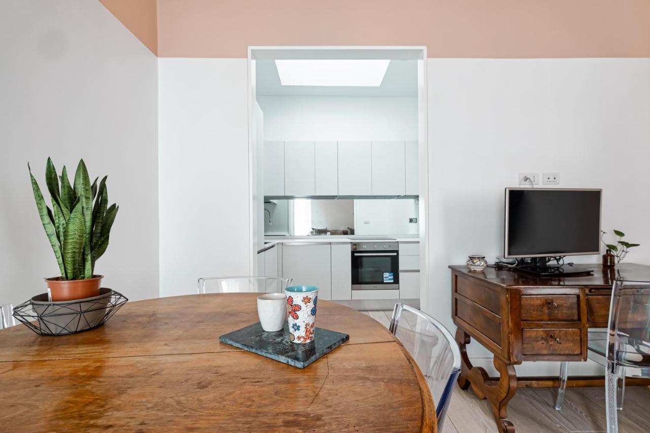 Appartamento Fontana di Trevi!! Comfy&Elegant 2bed 2bath Roma Esterno foto